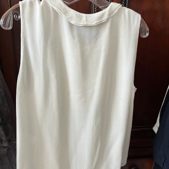 NWOT Diane Von Furtensberg Cream Ruffled Sleeveless Tie Blouse - Picture 4 of 10